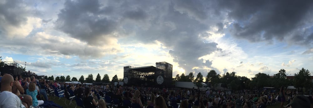 Farm Bureau Insurance Lawn at White River State Park 22