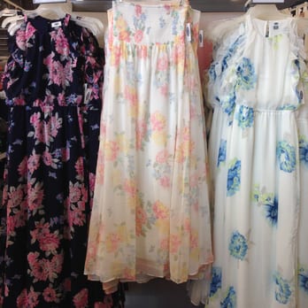 Old Navy - Lots of maxis in stock - Pasadena, CA, United States Old Navy - Lots of maxis in stock - Pasadena, CA, United States