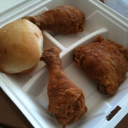 Ezell's Famous Chicken logo
