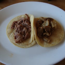 El Farolito logo