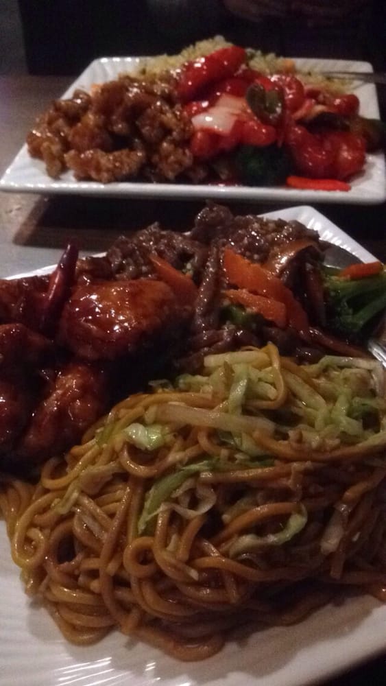 2 Combos Chow Mien General Tsiao Beef And Broccoli 2 Combos Chow Mien General Tsiao Beef And Broccoli