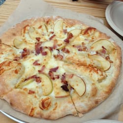 Humble Pie logo