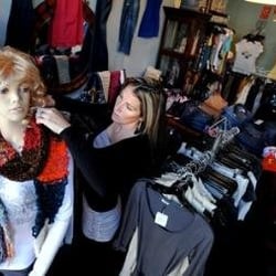 Girls clothing stores. High fashion clothing stores