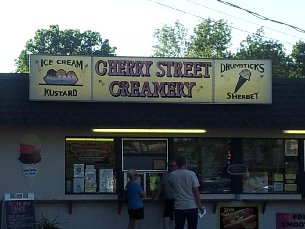 Cherry Street Creamery Ice Cream & Frozen Yogurt Canal Fulton, OH