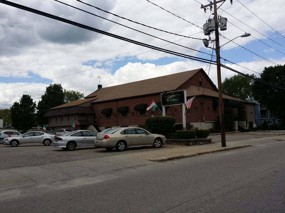Savini’s Restaurant Italian 476 Rathbun St Woonsocket, RI