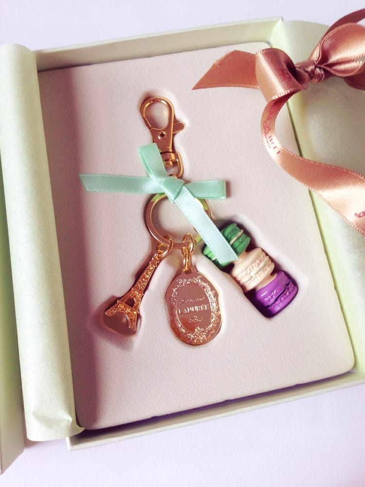 Ladurée 1902 Photos Desserts Upper East Side New York, NY