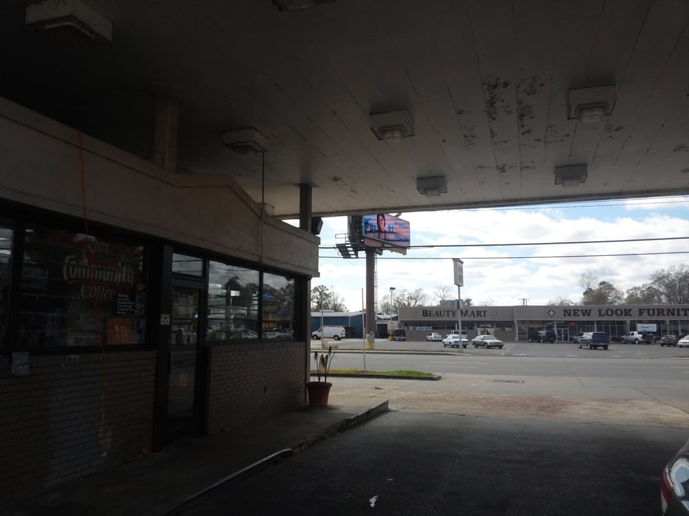 Smokers Paradise & Spirits 1 Gas & Service Stations Lake Charles