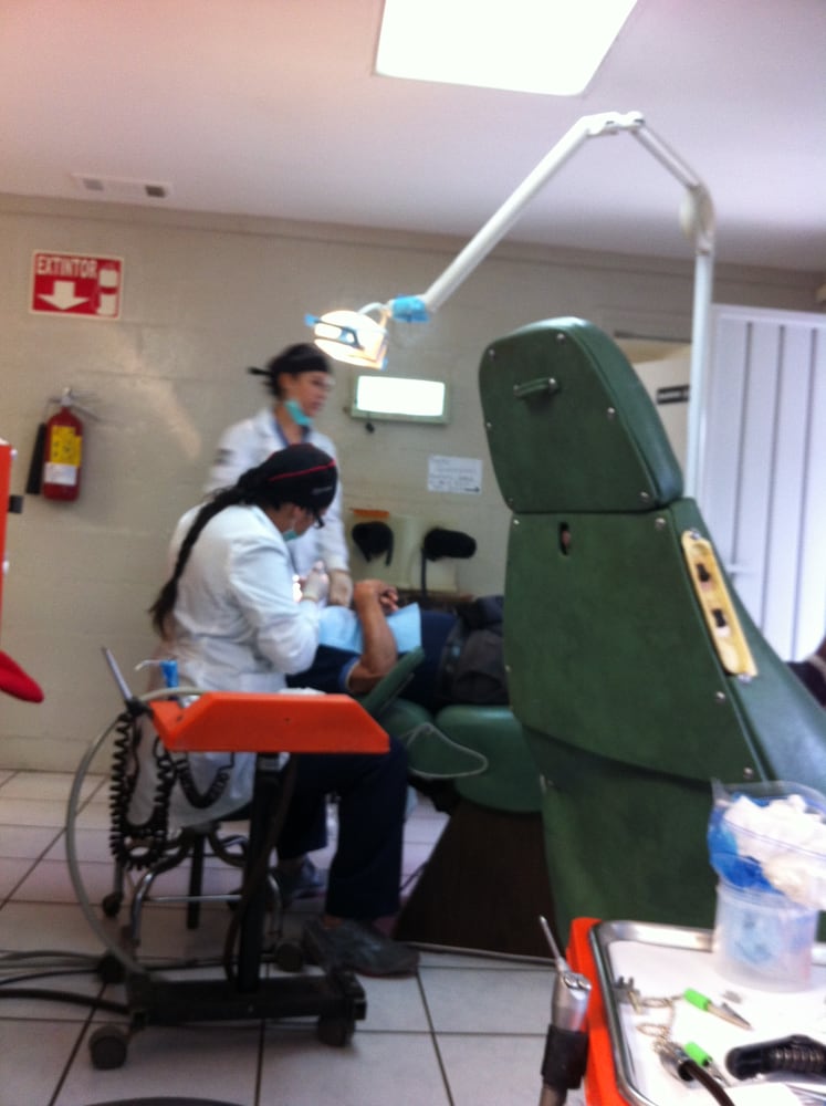 Clínica Dental UABC Dentista para niños Aleman Tijuana, Baja