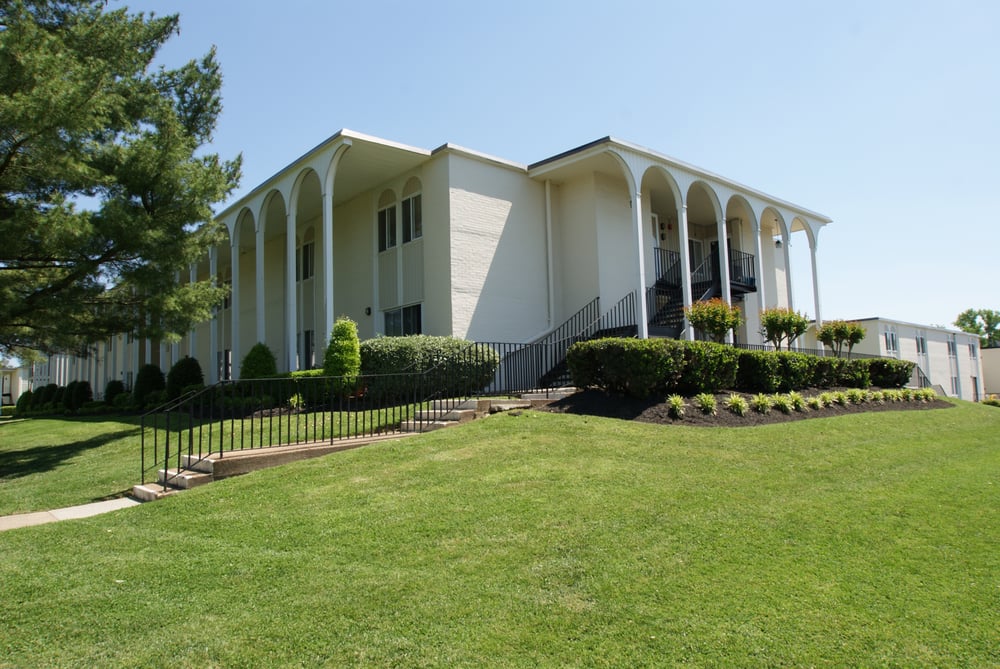 Royal Arms Apartments 11 Photos Apartments Green Hills