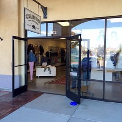 CA, United States. Civilianaire Clothing Store - Outlets @ Camarillo