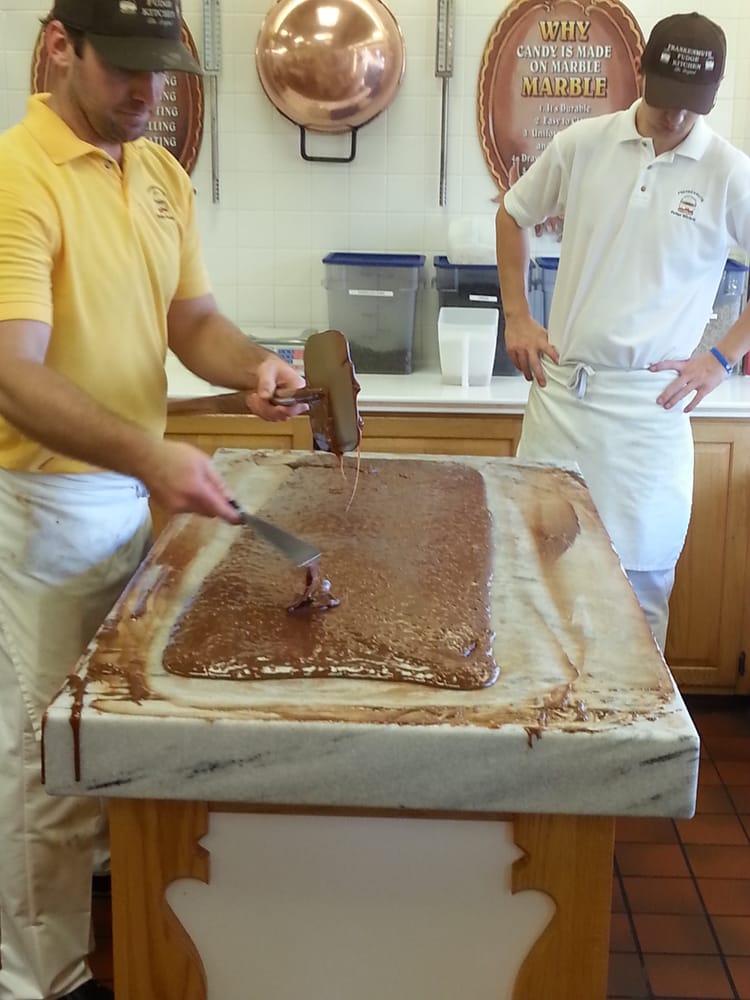 Frankenmuth Fudge Kitchen 42 Photos Candy Stores 606 S Main St