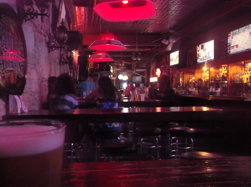 Leapin’ Lizard Pub 20 Photos Pubs Downtown San Antonio, TX