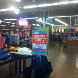 Old Navy Clothing Store - Falls Church, VA, United States by Todd P