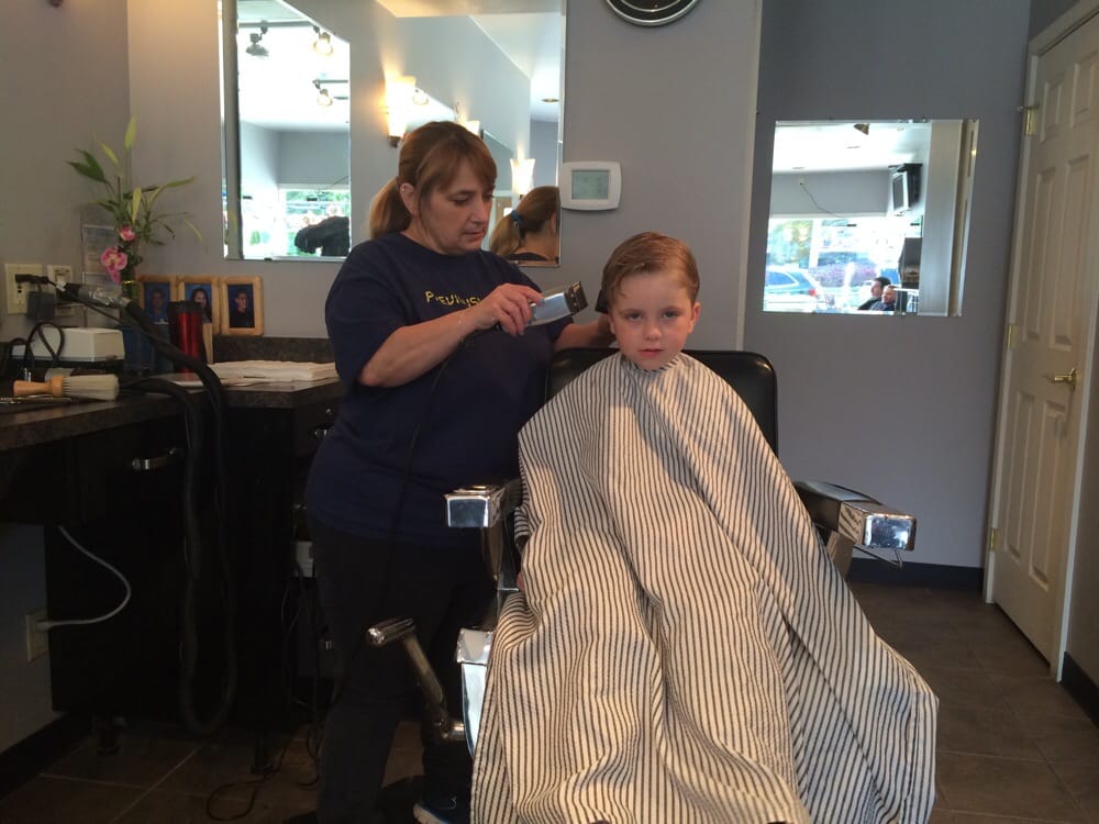 Razor?s Edge Barber Shop - Barbers - Des Moines, WA - Reviews ...