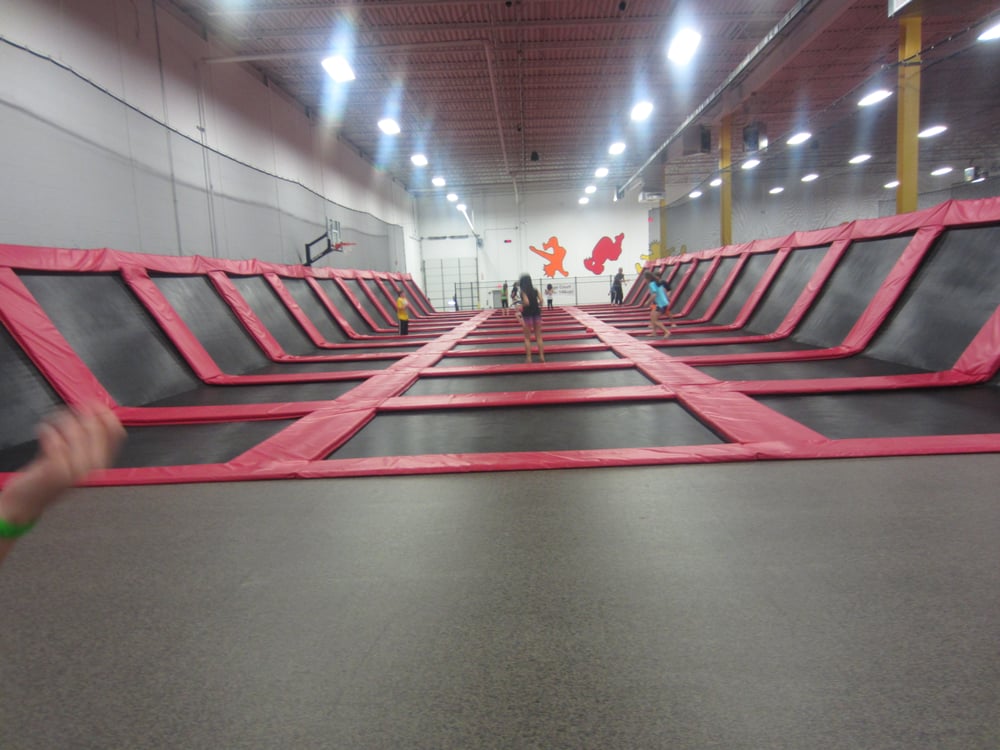 Xtreme Trampoline CLOSED Amusement Parks Buffalo Grove, IL
