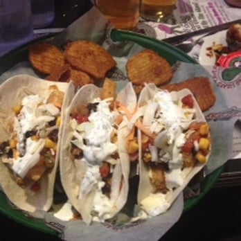 Winking Lizard - 64 Photos - Bars - 6111 Quarry Ln - Independence, OH