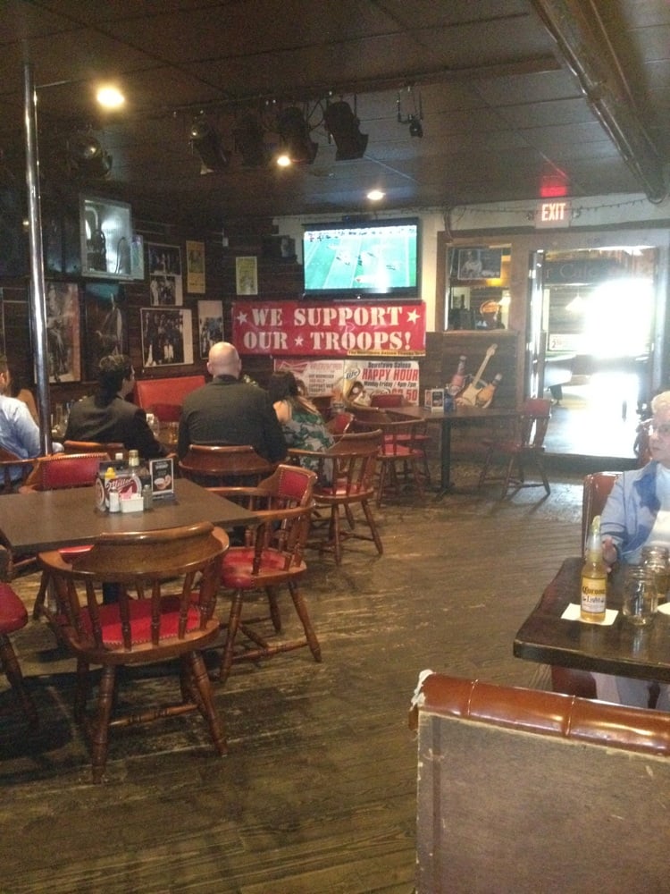Downtown Saloon 12 Photos Dive Bars 7 N King St Leesburg, VA