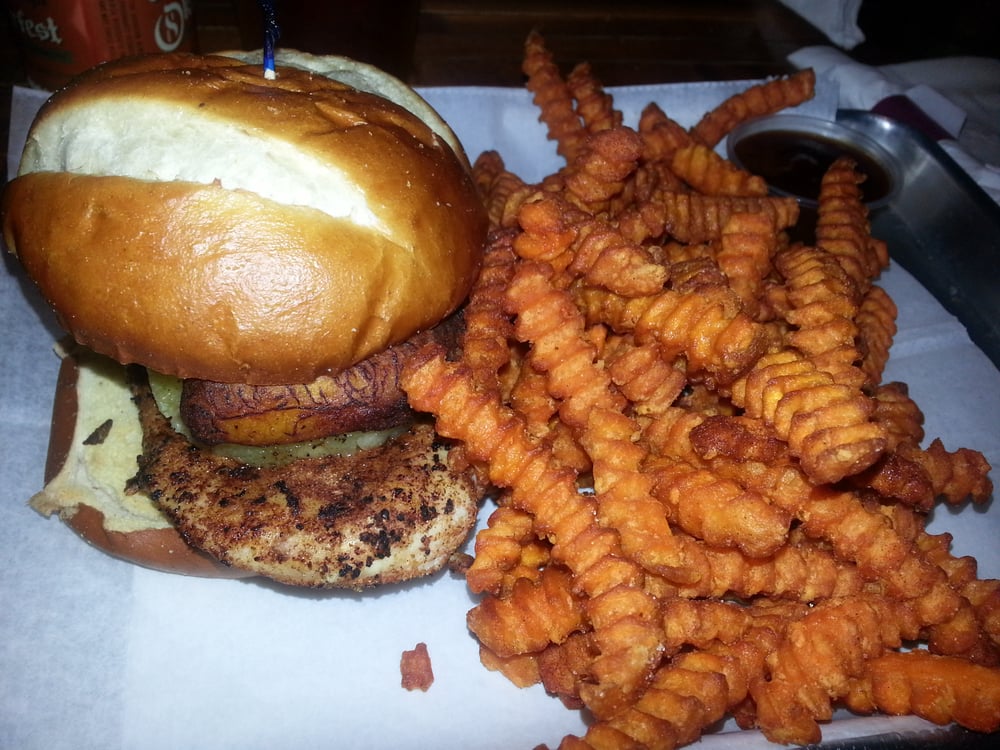 Square Bar & Grill American (Traditional) Avondale Chicago, IL