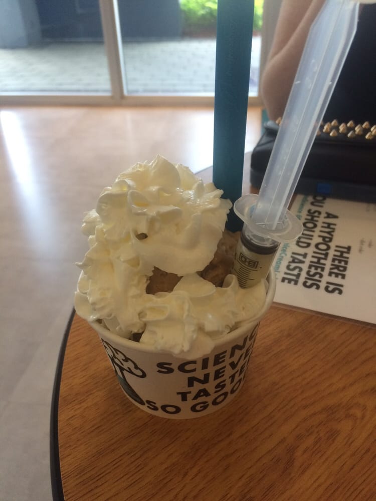 Brain Freeze Nitrogen Ice Cream and Yogurt Lab 113 Photos Desserts