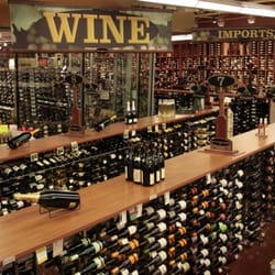 Highlands Wine Seller logo