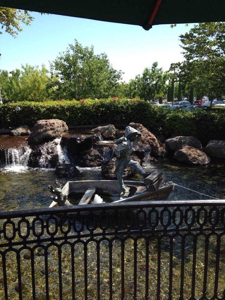 The Commons At Calabasas Shopping Centers Calabasas, CA Reviews