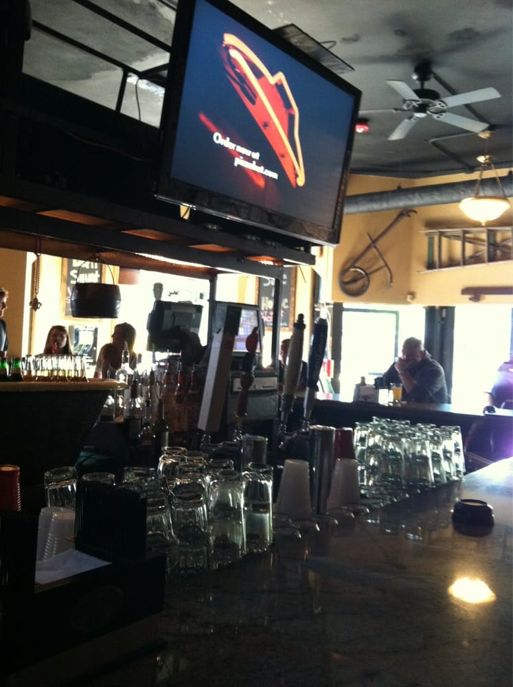 Stagger Inn Bars Downtown / Central Business District / CBD