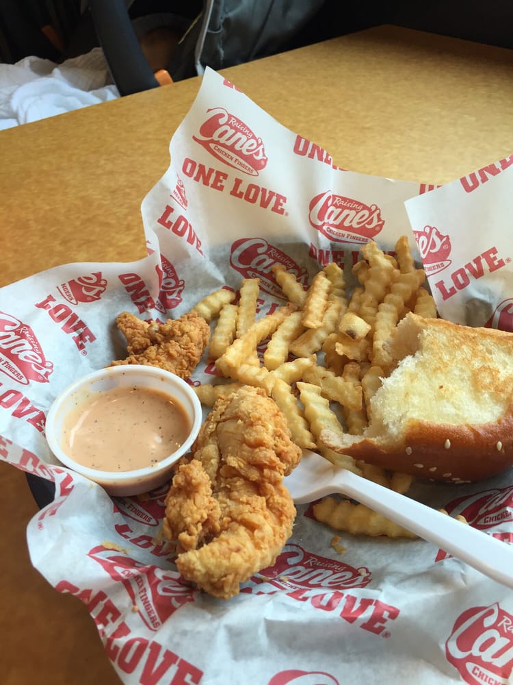 Raising Cane’s Chicken Fingers Fast Food Omaha, NE Reviews