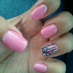 Pearl Nails logo
