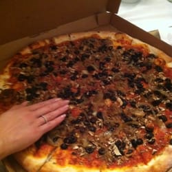 Fat Sully's Pizza logo