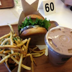 Larkburger logo