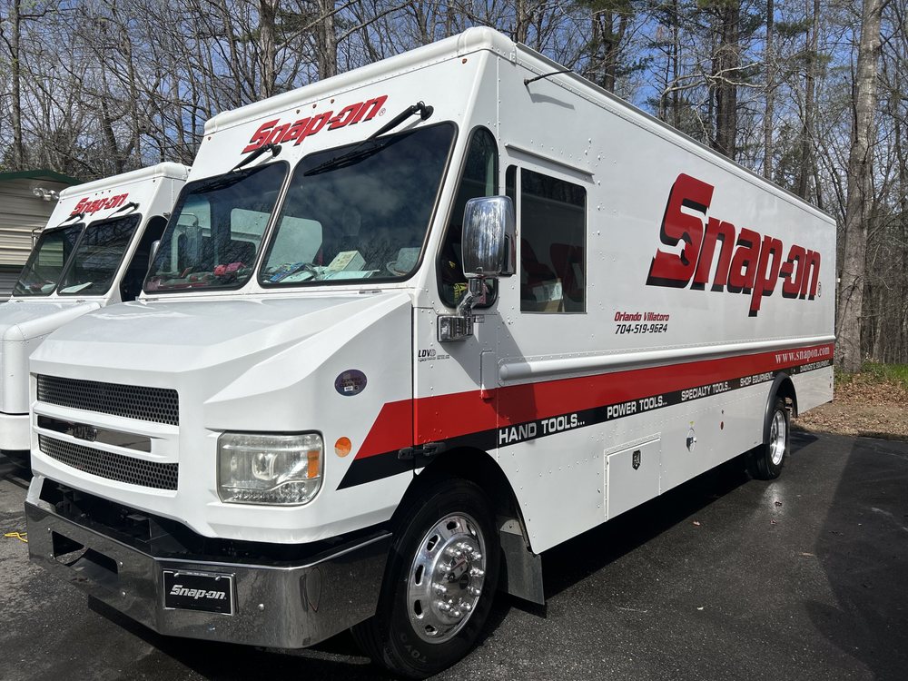 Head Turner Detailing Service