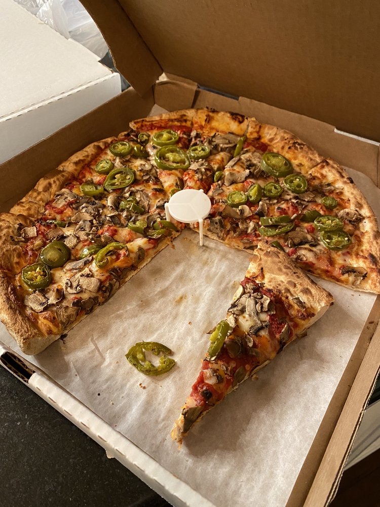 RoadHouse Pizza