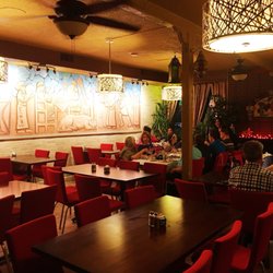 Larsa S Mediterranean Order Food Online 164 Photos 134 Reviews Photo Of Larsa S Mediterranean Skokie Il United States Interior