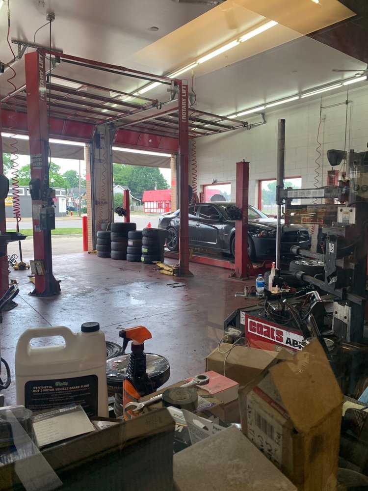 Twin's Tire Service Center