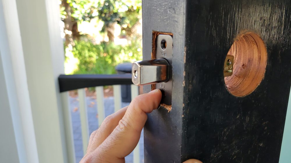 D&R Locksmith