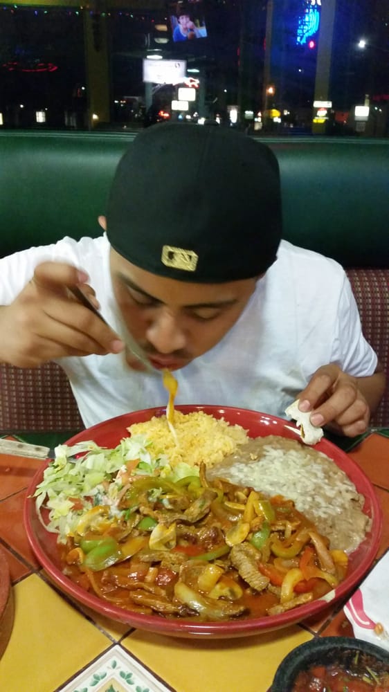 Big plate! Had a hard time finishing it. Great food here ...