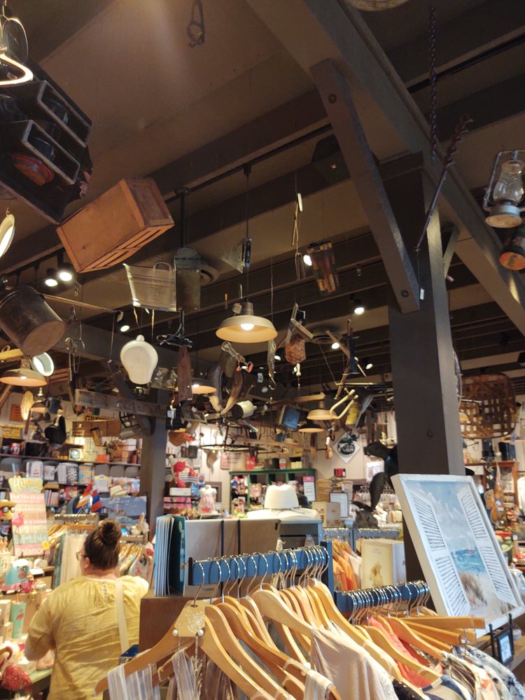 Cracker Barrel Old Country Store