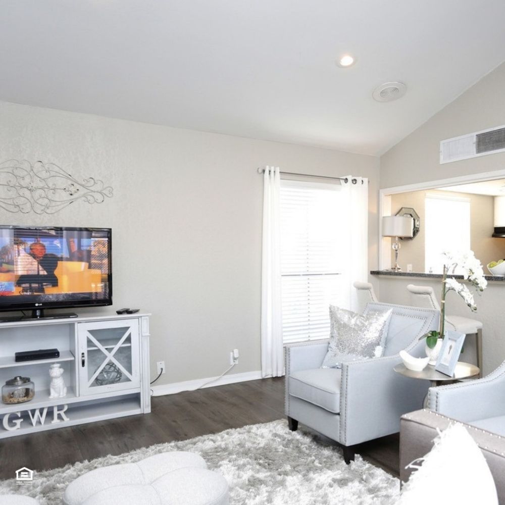 Summit Apartments