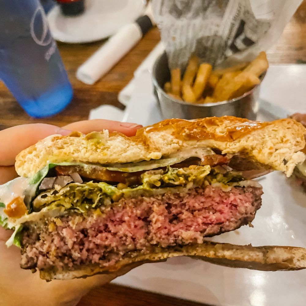 Columbia College Student Eats Yelp