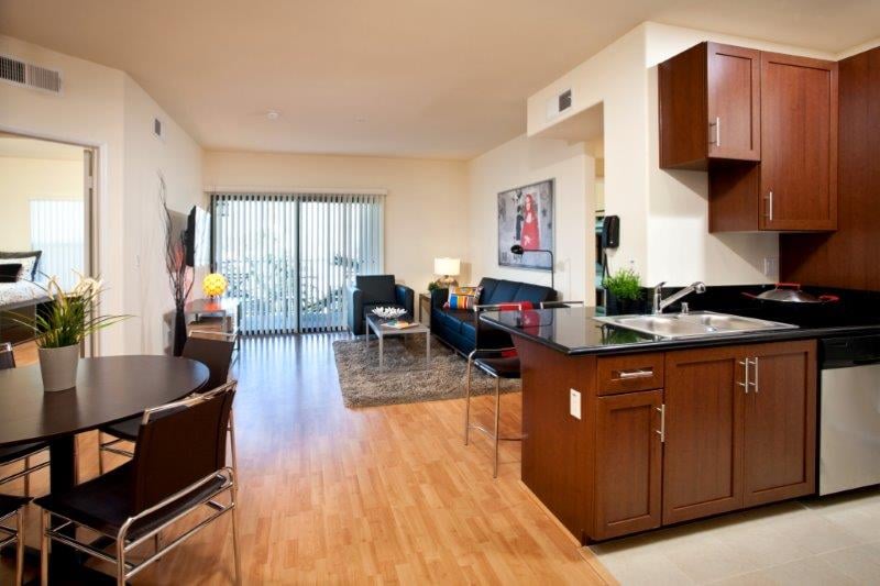 The Lorenzo 186 Photos & 434 Reviews Apartments 325 W Adams Blvd