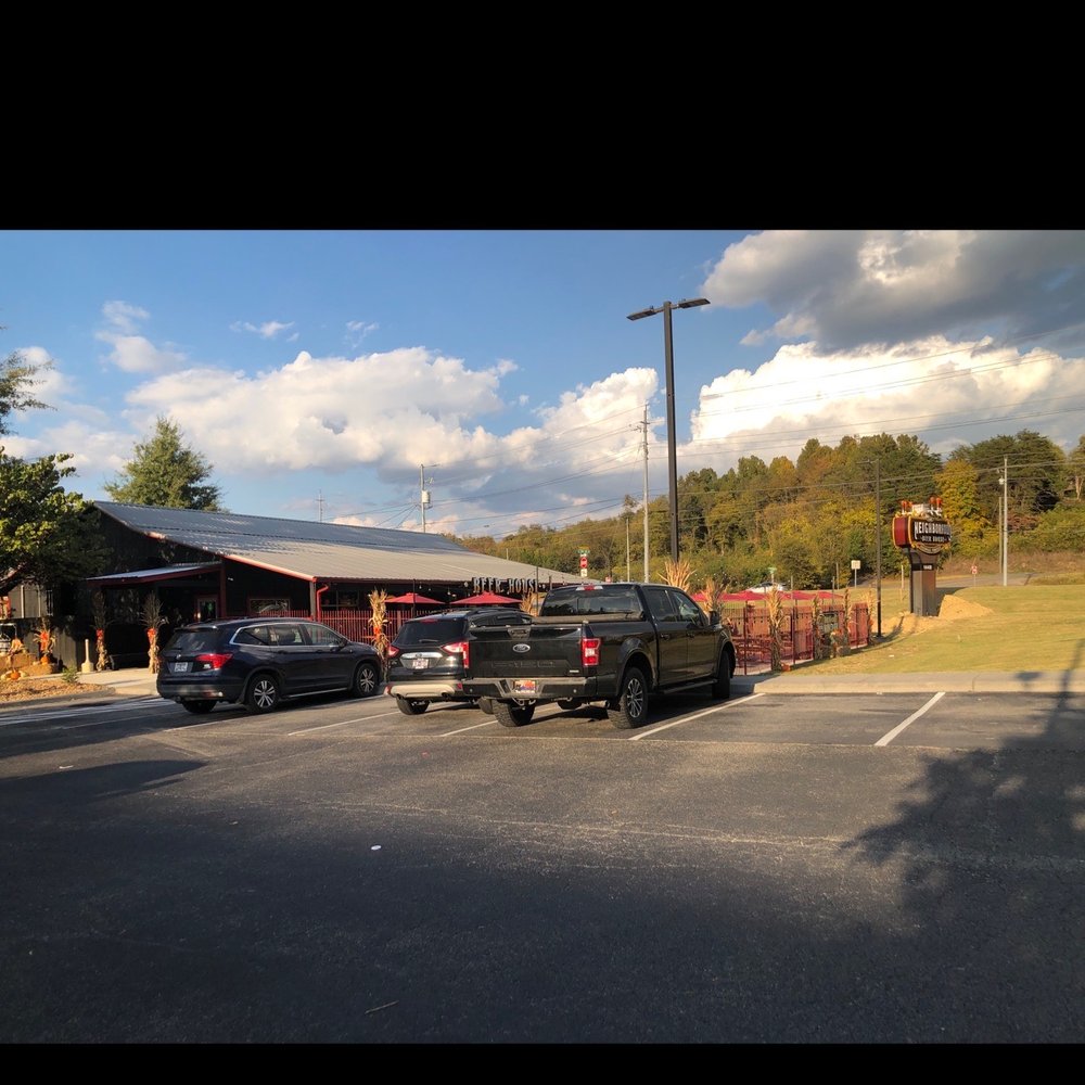 The Neighborhood Beer House, Sevierville Roadtrippers