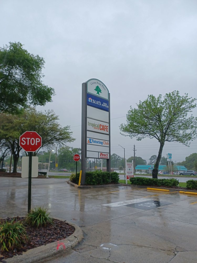 Crown Point Plaza