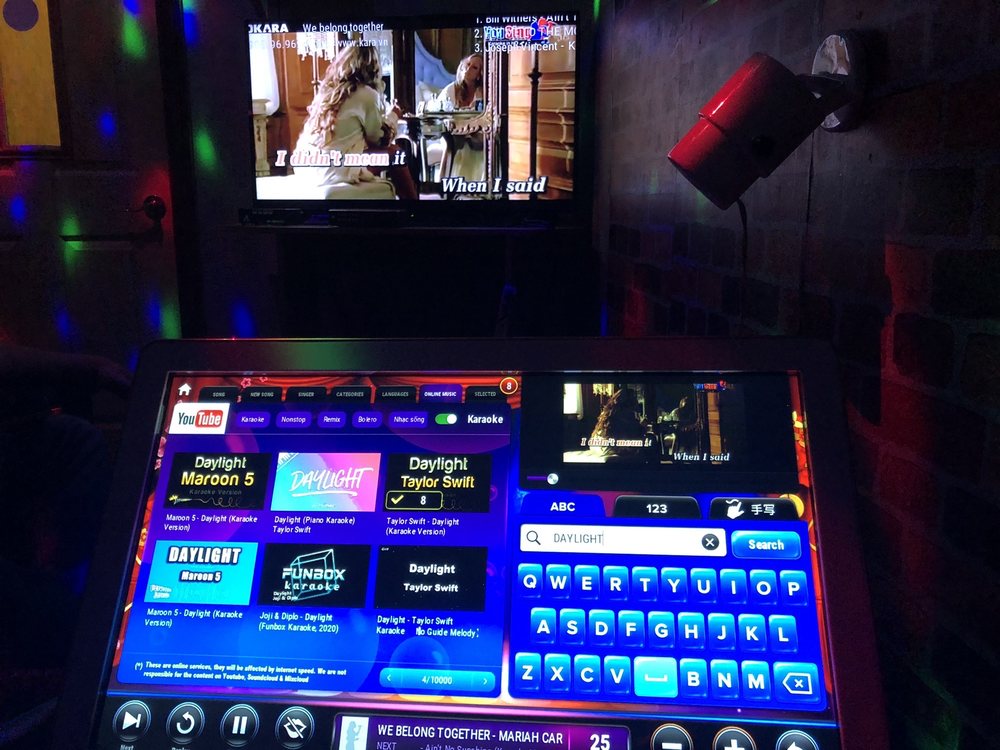 Twister Karaoke