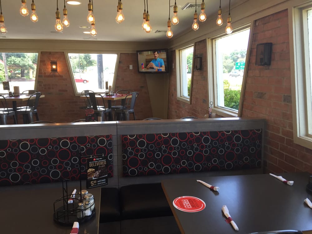 Pizza Hut Pizza 1111 S 8th St Waco, TX Yelp