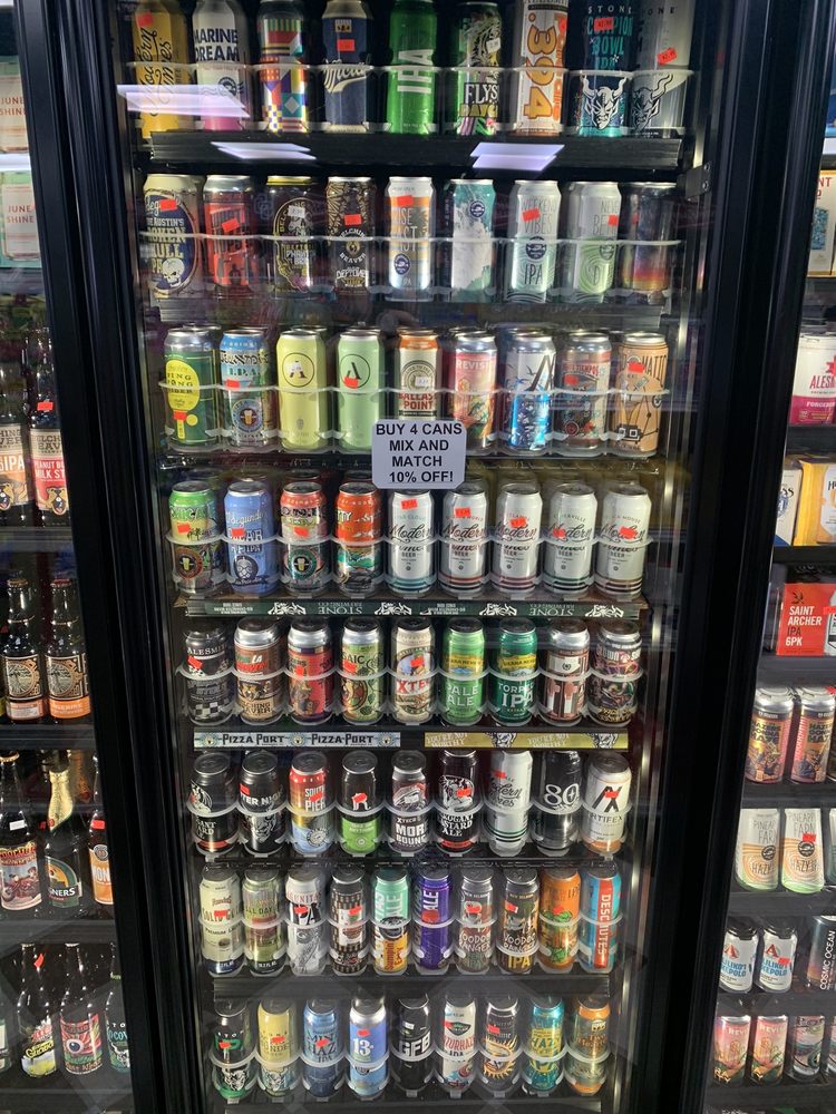 J St Liquor & Gas