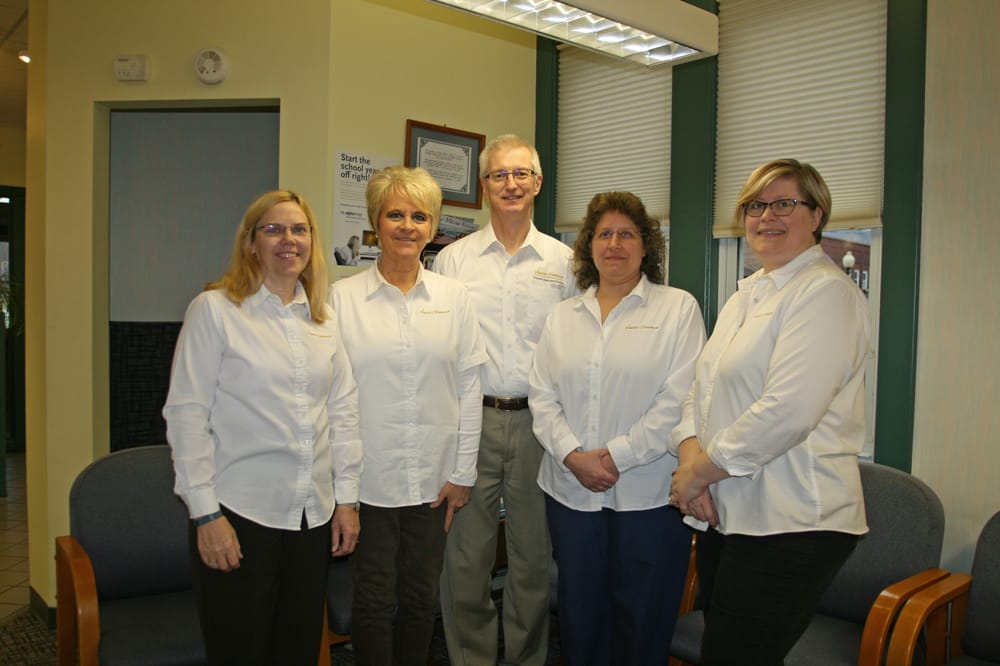 Everett Eyecare Center 11 Photos Optometrists 141 E Main St