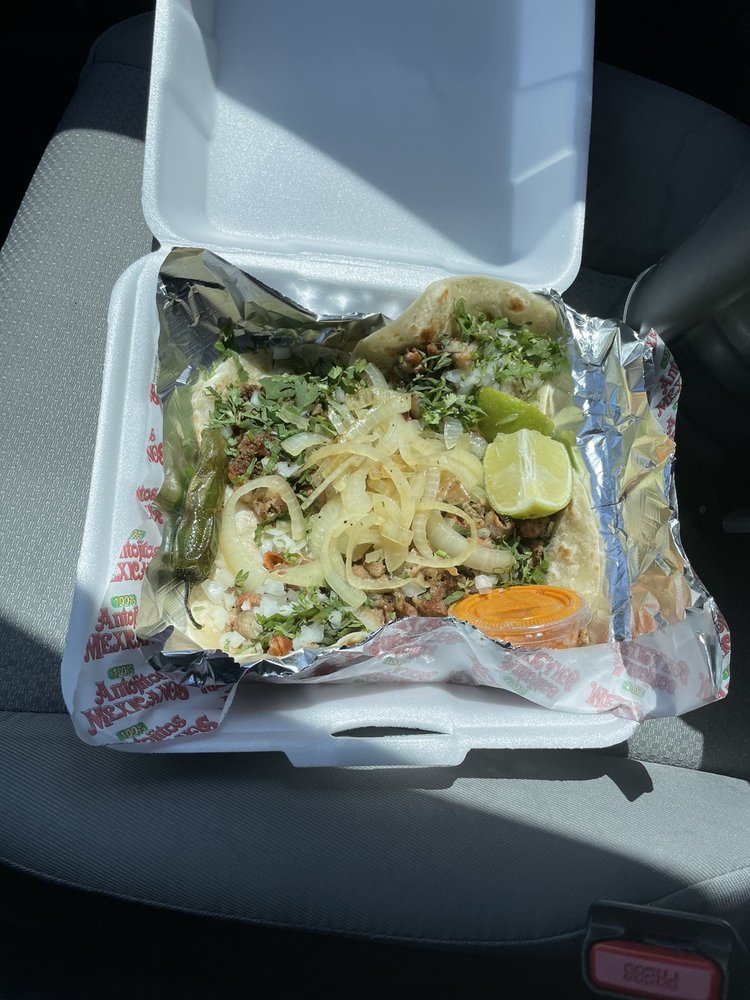 100% Antojitos Mexicanos