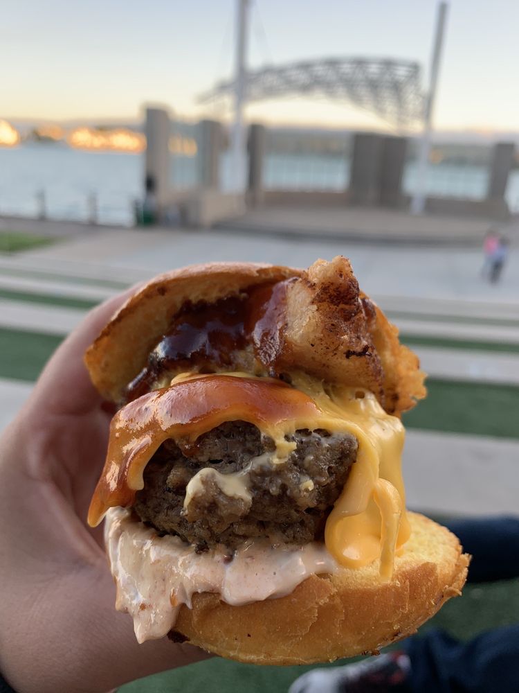 Curveball Slider Truck