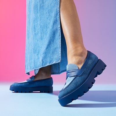 Famous footwear smithfield store