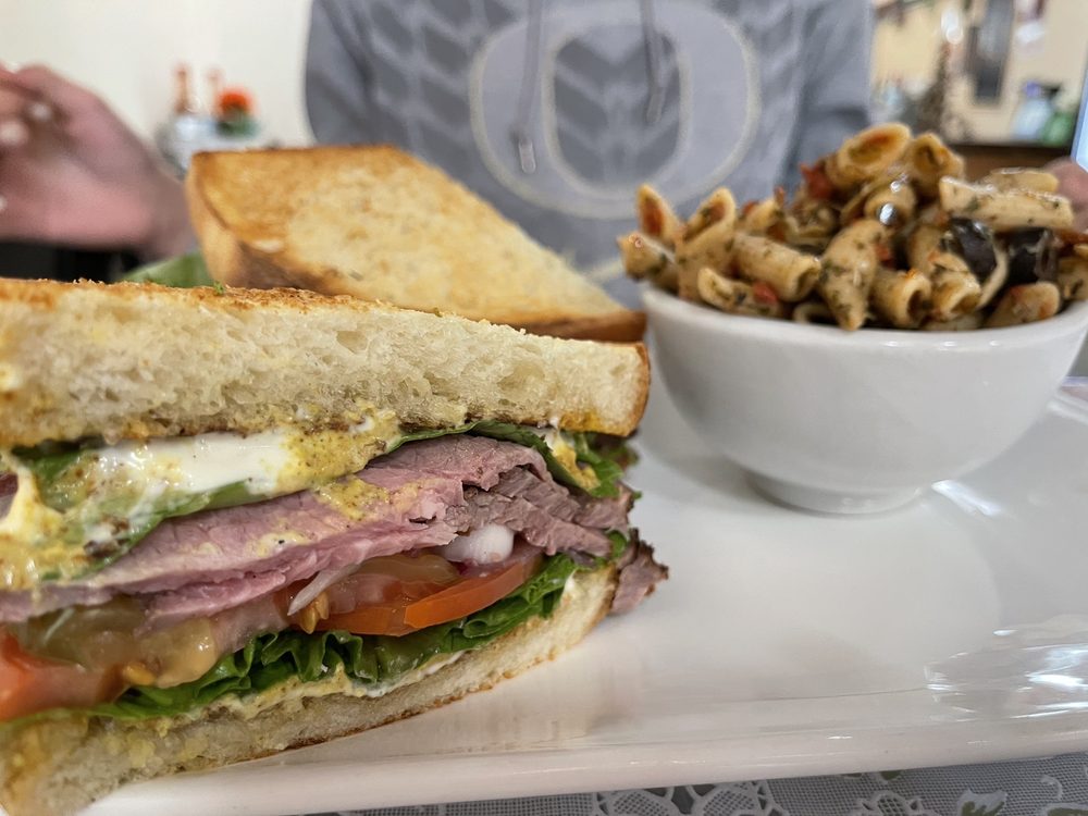 El Colibri Restaurant and Deli